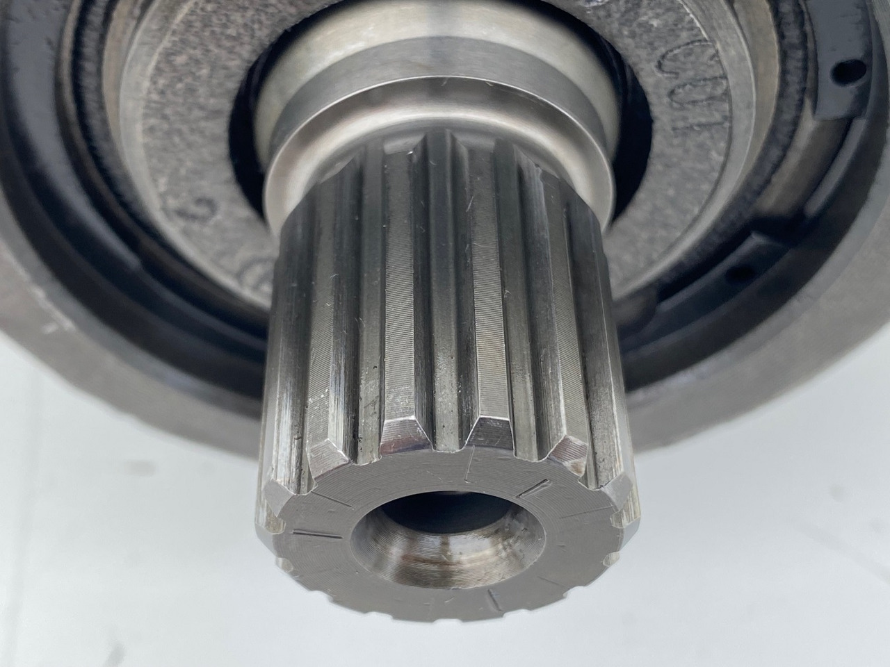 Hidraulični motor za Bager točkaš Liebherr Hydraulikeinbaumotor FMF045, ID-Nr.10132702. A924, LH30C, LH30M, LH35M, LH35MT, LH40C, LH40CP, LH40M, LH40MP, LH50CHR, LH50M, LH50MHR, LH50MT. #33179#: slika 13 Hidraulični motor za Bager točkaš Liebherr Hydraulikeinbaumotor FMF045, ID-Nr.10132702. A924, LH30C, LH30M, LH35M, LH35MT, LH40C, LH40CP, LH40M, LH40MP, LH50CHR, LH50M, LH50MHR, LH50MT. #33179#: slika 13