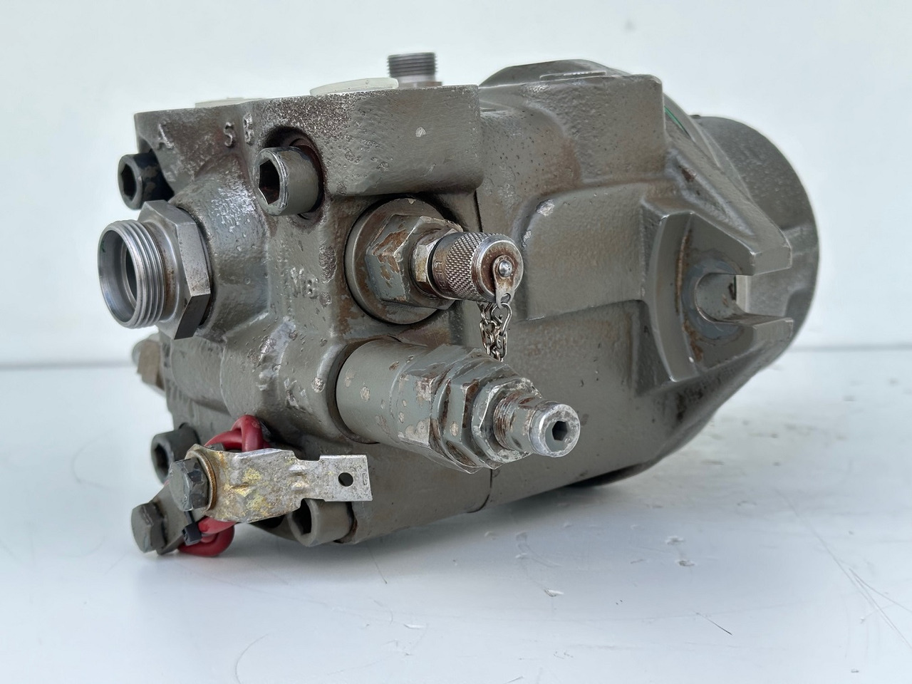 Liebherr Hydraulikeinbaumotor Typ:FMF058, ID-Nr.10122576 - ID-Nr.10145827 - ID-Nr.11371069. LOS1906, P924 COMP , R906, R906 PROTO, R916, R922, R924, R924 COMP, R926 COMP, R926 K LC. #11371069.43199# - Motor okretanja za Građevinska mašina: slika 4 Liebherr Hydraulikeinbaumotor Typ:FMF058, ID-Nr.10122576 - ID-Nr.10145827 - ID-Nr.11371069. LOS1906, P924 COMP , R906, R906 PROTO, R916, R922, R924, R924 COMP, R926 COMP, R926 K LC. #11371069.43199# - Motor okretanja za Građevinska mašina: slika 4