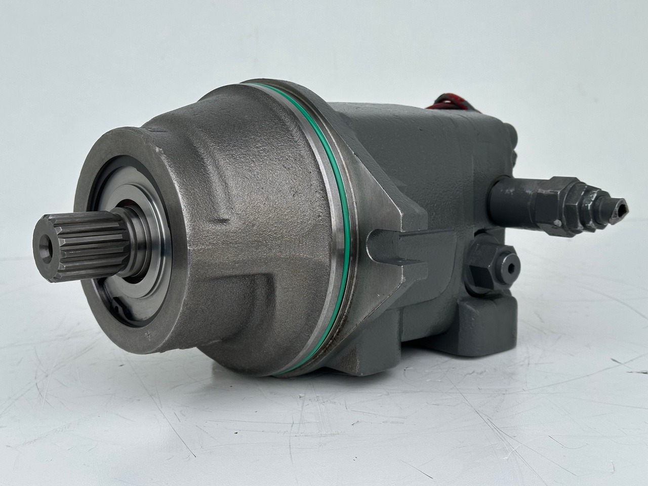Liebherr Hydraulikeinbaumotor Typ:FMF058. ID-Nr.12483261. SAT275/266. R926 K-LC-1565, R926 K-LC-1827, R930 T-1980. #12483261.00573# - Hidraulični motor za Bager guseničar: slika 3 Liebherr Hydraulikeinbaumotor Typ:FMF058. ID-Nr.12483261. SAT275/266. R926 K-LC-1565, R926 K-LC-1827, R930 T-1980. #12483261.00573# - Hidraulični motor za Bager guseničar: slika 3