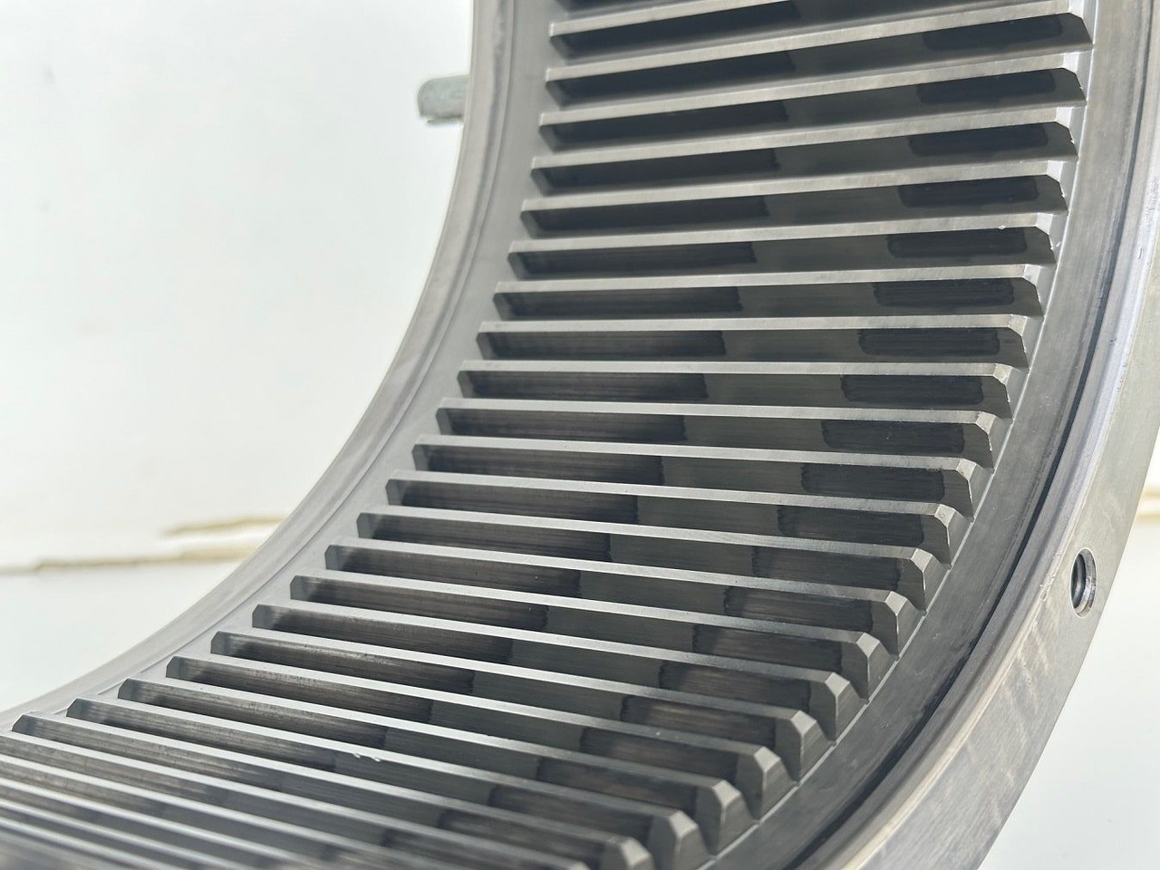 Motor okretanja za Bager guseničar Liebherr Innenrad ID-Nr.90208972.  SAT325A296.  R934-1550, R938-1650,  R945-1866.   #90208972.12#: slika 17 Motor okretanja za Bager guseničar Liebherr Innenrad ID-Nr.90208972.  SAT325A296.  R934-1550, R938-1650,  R945-1866.   #90208972.12#: slika 17