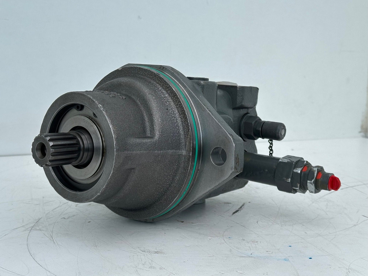 Liebherr Original Hydraulikeinbaumotor FMF045. ID-Nr.12464105. SAT250/287. LH18M, LH22C, LH22M, LH24M, LH26EC, LH26EM, LH26M. #12464105.0854# - Motor okretanja za Građevinska mašina: slika 2 Liebherr Original Hydraulikeinbaumotor FMF045. ID-Nr.12464105. SAT250/287. LH18M, LH22C, LH22M, LH24M, LH26EC, LH26EM, LH26M. #12464105.0854# - Motor okretanja za Građevinska mašina: slika 2