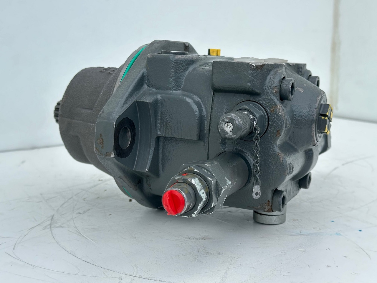 Liebherr Original Hydraulikeinbaumotor FMF045. ID-Nr.12464105. SAT250/287. LH18M, LH22C, LH22M, LH24M, LH26EC, LH26EM, LH26M. #12464105.0854# - Motor okretanja za Građevinska mašina: slika 5 Liebherr Original Hydraulikeinbaumotor FMF045. ID-Nr.12464105. SAT250/287. LH18M, LH22C, LH22M, LH24M, LH26EC, LH26EM, LH26M. #12464105.0854# - Motor okretanja za Građevinska mašina: slika 5
