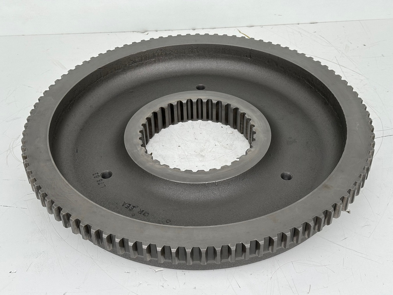 Liebherr Original Stützflansch ID-Nr.944427703. FAT500E502,FAT500E503,FAT500E517,FAT500E518,FAT500F522,FAT500F522,FAT500F528,FAT500F529.PR734,PR73605,PR7363,PR7364,PR736,RL44,RL46,RL463. #944427703.31 - Pogonski reduktor za Građevinska mašina: slika 3 Liebherr Original Stützflansch ID-Nr.944427703. FAT500E502,FAT500E503,FAT500E517,FAT500E518,FAT500F522,FAT500F522,FAT500F528,FAT500F529.PR734,PR73605,PR7363,PR7364,PR736,RL44,RL46,RL463. #944427703.31 - Pogonski reduktor za Građevinska mašina: slika 3