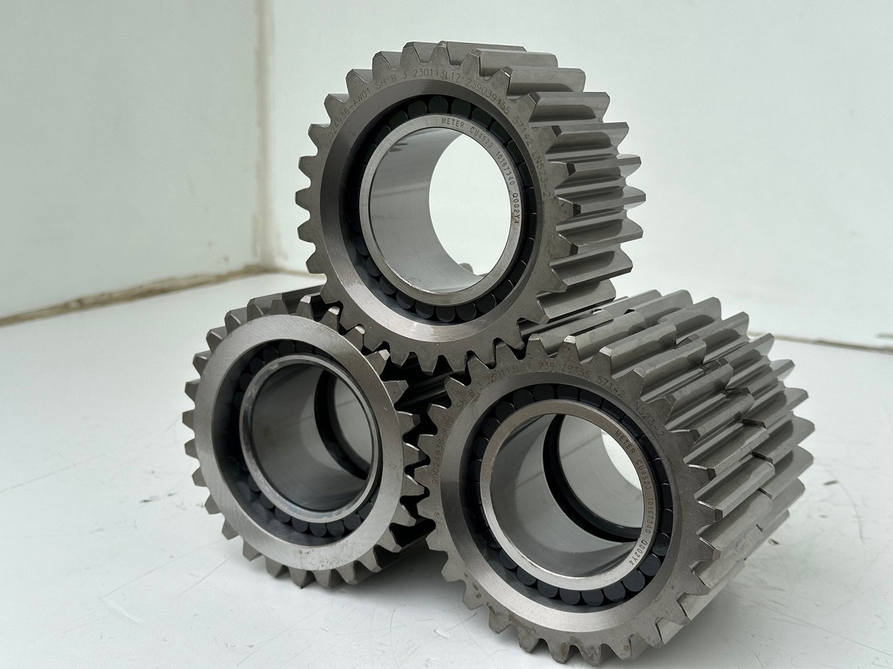 Liebherr Planetenrad ID-Nr.90024935. FAT400P112 - FAT400P130 - FAT400P139. R926, R928, R930, R934, R936, R938, R940, R944, R946, R950 T. #90024935.20.02# - Transmisija za Građevinska mašina: slika 1 Liebherr Planetenrad ID-Nr.90024935. FAT400P112 - FAT400P130 - FAT400P139. R926, R928, R930, R934, R936, R938, R940, R944, R946, R950 T. #90024935.20.02# - Transmisija za Građevinska mašina: slika 1