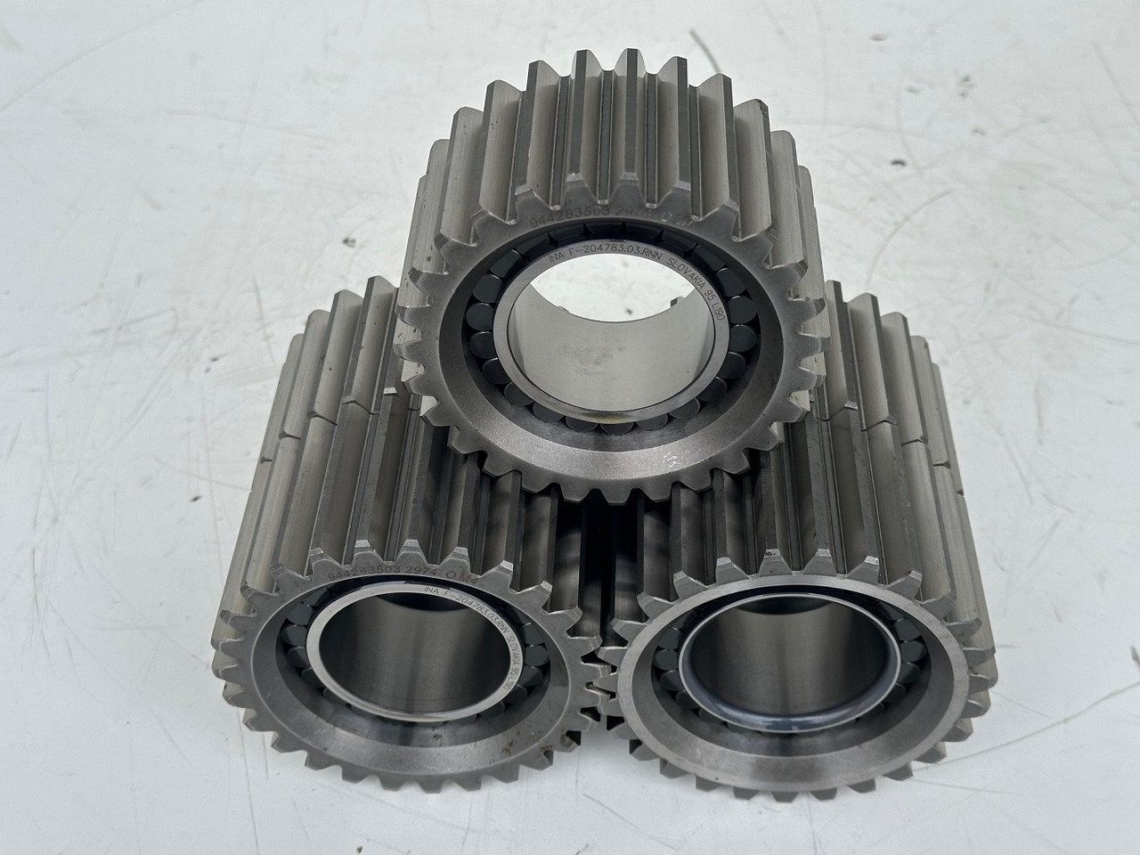 Liebherr Planetenrad ID-Nr.9442834-ID-Nr.944283403. FAT350-FAT350P022-FAT350P032-FAT350P059-FAT350P062-FAT350P068-FAT350P079. LH22,R313,R317,R900,R902,R904,R912,R914,R922,R924. #944283503.27.12.02# - Pogonski reduktor za Građevinska mašina: slika 3 Liebherr Planetenrad ID-Nr.9442834-ID-Nr.944283403. FAT350-FAT350P022-FAT350P032-FAT350P059-FAT350P062-FAT350P068-FAT350P079. LH22,R313,R317,R900,R902,R904,R912,R914,R922,R924. #944283503.27.12.02# - Pogonski reduktor za Građevinska mašina: slika 3