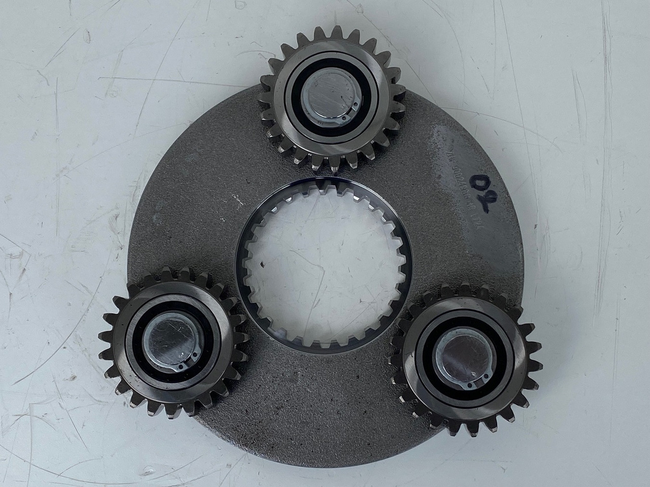 Liebherr Planetenträger and Planetenrad ID-Nr.90024986 - ID-Nr.90024987. FAT325P115. R914, R914 COMP. #02#1724# - Pogonski reduktor za Bager guseničar: slika 3 Liebherr Planetenträger and Planetenrad ID-Nr.90024986 - ID-Nr.90024987. FAT325P115. R914, R914 COMP. #02#1724# - Pogonski reduktor za Bager guseničar: slika 3