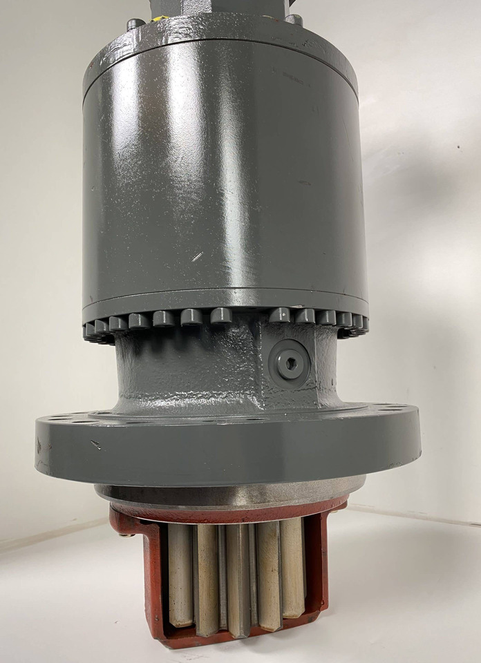 Liebherr Schwenkantrieb SAT275/285, ID-Nr.90019817 - ID-Nr.90017908 and Linde Hydromotor HMF 75-02 2706, ID-Nr.11007092. - Menjač za Bager točkaš: slika 4 Liebherr Schwenkantrieb SAT275/285, ID-Nr.90019817 - ID-Nr.90017908 and Linde Hydromotor HMF 75-02 2706, ID-Nr.11007092. - Menjač za Bager točkaš: slika 4