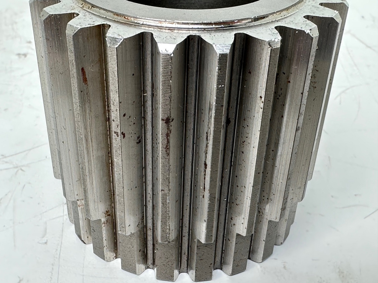 Liebherr Sonnenrad ID-Nr.9442837. FAT350 - FAT350P022 - FAT350P032 - FAT350P059 - FAT350P062 - FAT350P068 - FAT350P079. LH22, LOS103, ER912, LOS914, LOS924 COMP, R313, R317, R900, R902, R904, R912, - Menjač za Bager guseničar: slika 4 Liebherr Sonnenrad ID-Nr.9442837. FAT350 - FAT350P022 - FAT350P032 - FAT350P059 - FAT350P062 - FAT350P068 - FAT350P079. LH22, LOS103, ER912, LOS914, LOS924 COMP, R313, R317, R900, R902, R904, R912, - Menjač za Bager guseničar: slika 4
