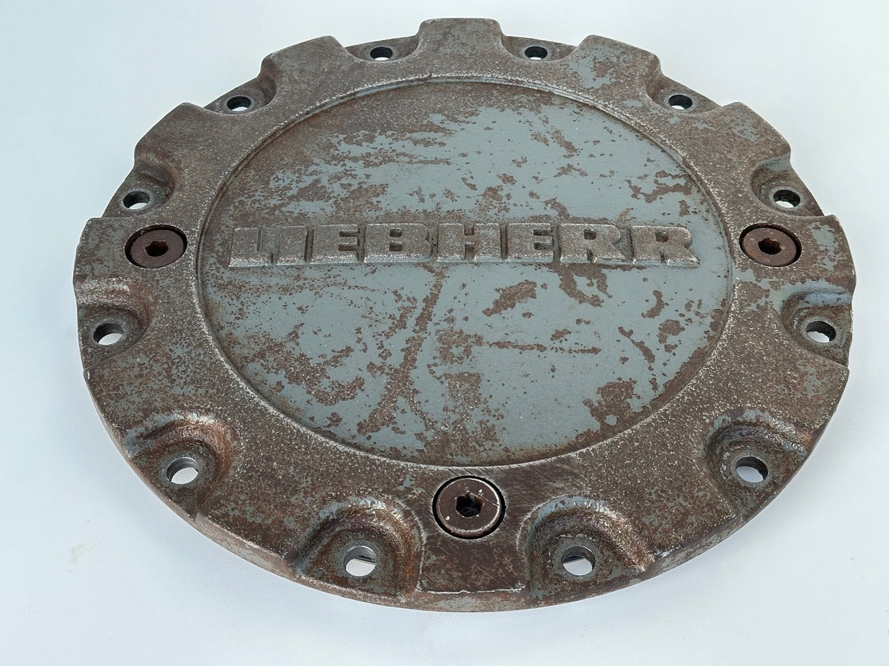 Liebherr Verschlussdeckel ID-Nr.90214374. FAT400P130, FAT400P139. R926-1715, R928-1715, R930-1716, R934-1550, R936 K-LC, R936 K-NLC, R936 K-SLC, R938-1650. #90214374.25.01# - Pogonski reduktor za Bager guseničar: slika 1 Liebherr Verschlussdeckel ID-Nr.90214374. FAT400P130, FAT400P139. R926-1715, R928-1715, R930-1716, R934-1550, R936 K-LC, R936 K-NLC, R936 K-SLC, R938-1650. #90214374.25.01# - Pogonski reduktor za Bager guseničar: slika 1