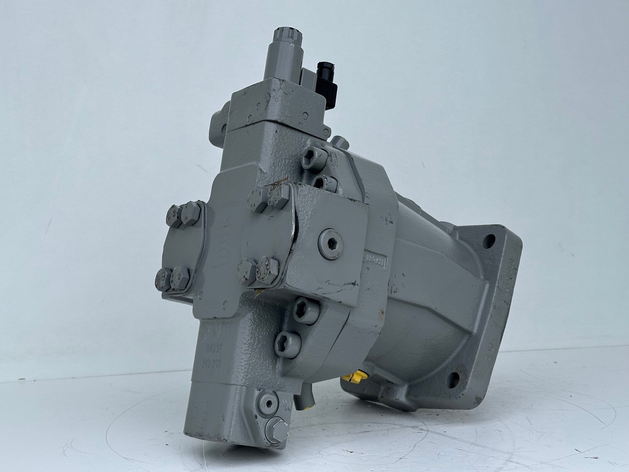 Liebherr Verstellmotor ID-Nr.510240108 - Hydromatik Rexroth Axialkolben-Verstellmotor Typ:A6VM140EP2D/63W-VZB017HB. #24338069# - Hidraulični motor za Kran guseničar: slika 5 Liebherr Verstellmotor ID-Nr.510240108 - Hydromatik Rexroth Axialkolben-Verstellmotor Typ:A6VM140EP2D/63W-VZB017HB. #24338069# - Hidraulični motor za Kran guseničar: slika 5