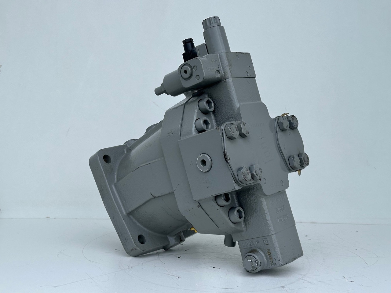 Liebherr Verstellmotor ID-Nr.510240108 - Hydromatik Rexroth Axialkolben-Verstellmotor Typ:A6VM140EP2D/63W-VZB017HB. #24338069# - Hidraulični motor za Kran guseničar: slika 4 Liebherr Verstellmotor ID-Nr.510240108 - Hydromatik Rexroth Axialkolben-Verstellmotor Typ:A6VM140EP2D/63W-VZB017HB. #24338069# - Hidraulični motor za Kran guseničar: slika 4