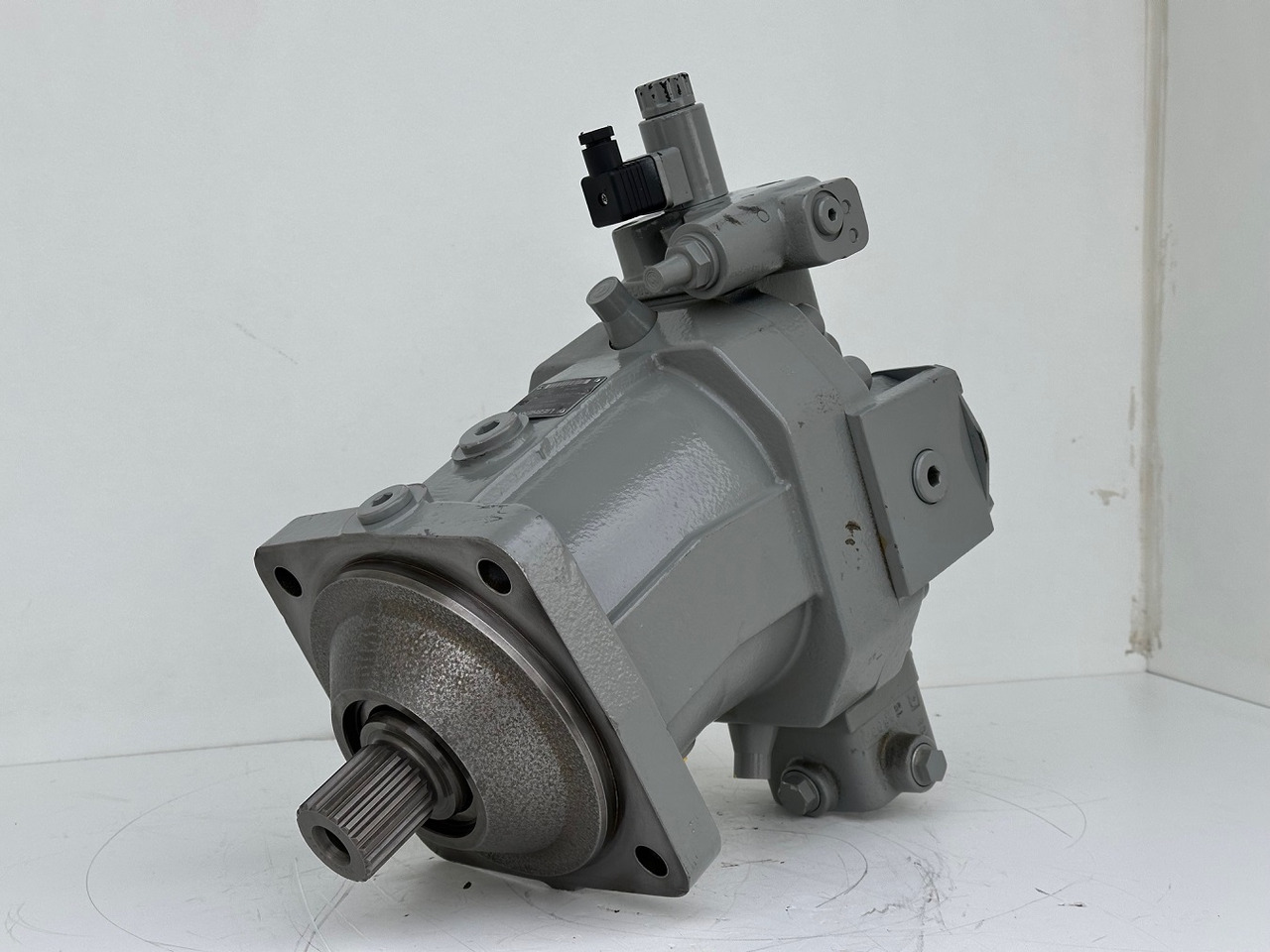 Liebherr Verstellmotor ID-Nr.510240108 - Hydromatik Rexroth Axialkolben-Verstellmotor Typ:A6VM140EP2D/63W-VZB017HB. #24338070# - Hidraulični motor za Kran guseničar: slika 1 Liebherr Verstellmotor ID-Nr.510240108 - Hydromatik Rexroth Axialkolben-Verstellmotor Typ:A6VM140EP2D/63W-VZB017HB. #24338070# - Hidraulični motor za Kran guseničar: slika 1