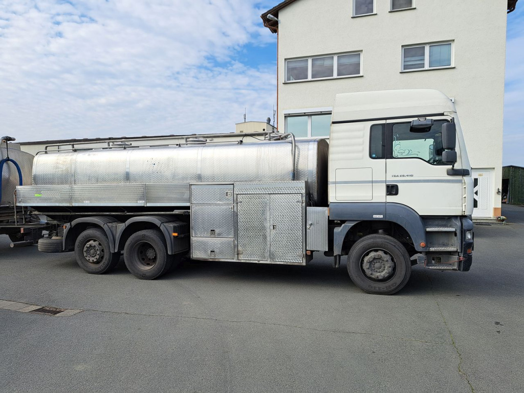 MAN TGA 03 26.413 FNLLW Wasserfahrzeug (Nr. 5726) - Kamion cisterna: slika 2 MAN TGA 03 26.413 FNLLW Wasserfahrzeug (Nr. 5726) - Kamion cisterna: slika 2