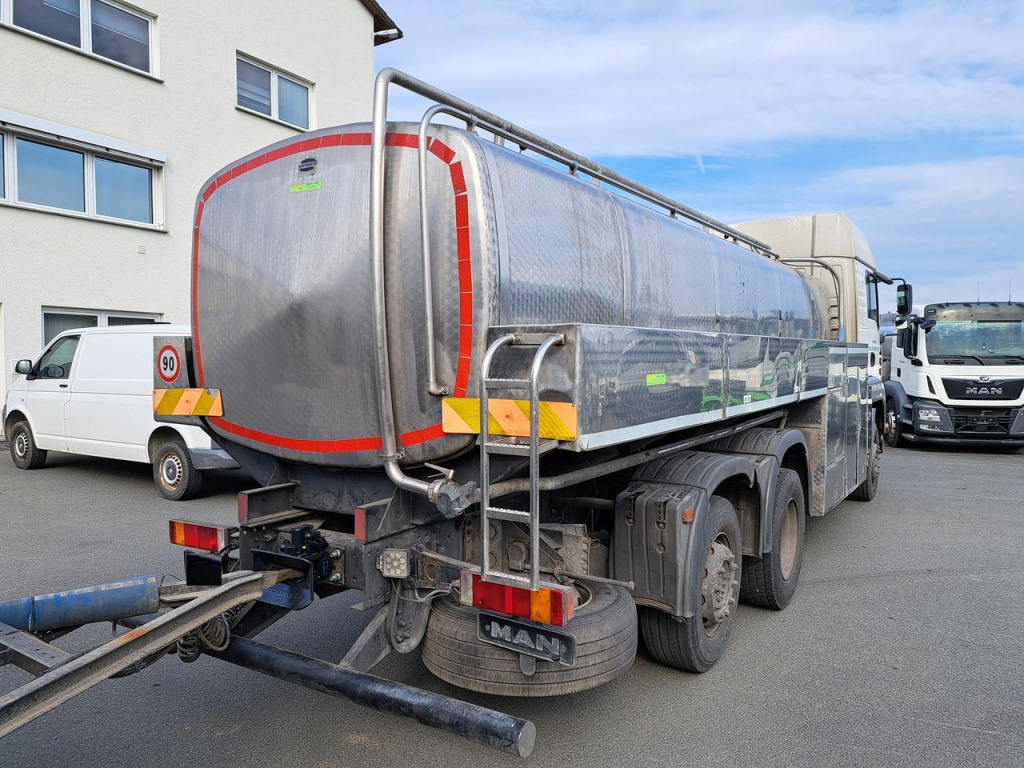 MAN TGA 03 26.413 FNLLW Wasserfahrzeug (Nr. 5726) - Kamion cisterna: slika 5 MAN TGA 03 26.413 FNLLW Wasserfahrzeug (Nr. 5726) - Kamion cisterna: slika 5