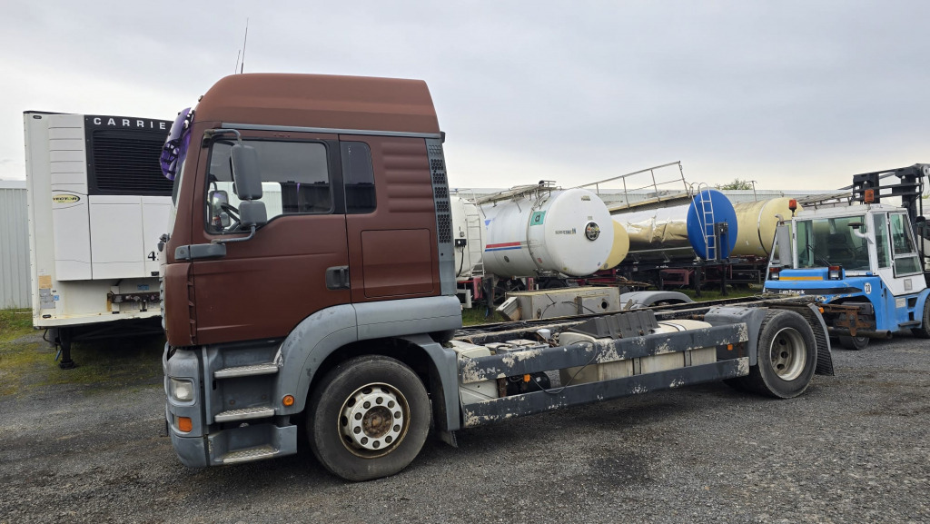 MAN TGA 18.430 4x2 (Nr. 6167) - Kamion sa golom šasijom i zatvorenom kabinom: slika 2 MAN TGA 18.430 4x2 (Nr. 6167) - Kamion sa golom šasijom i zatvorenom kabinom: slika 2