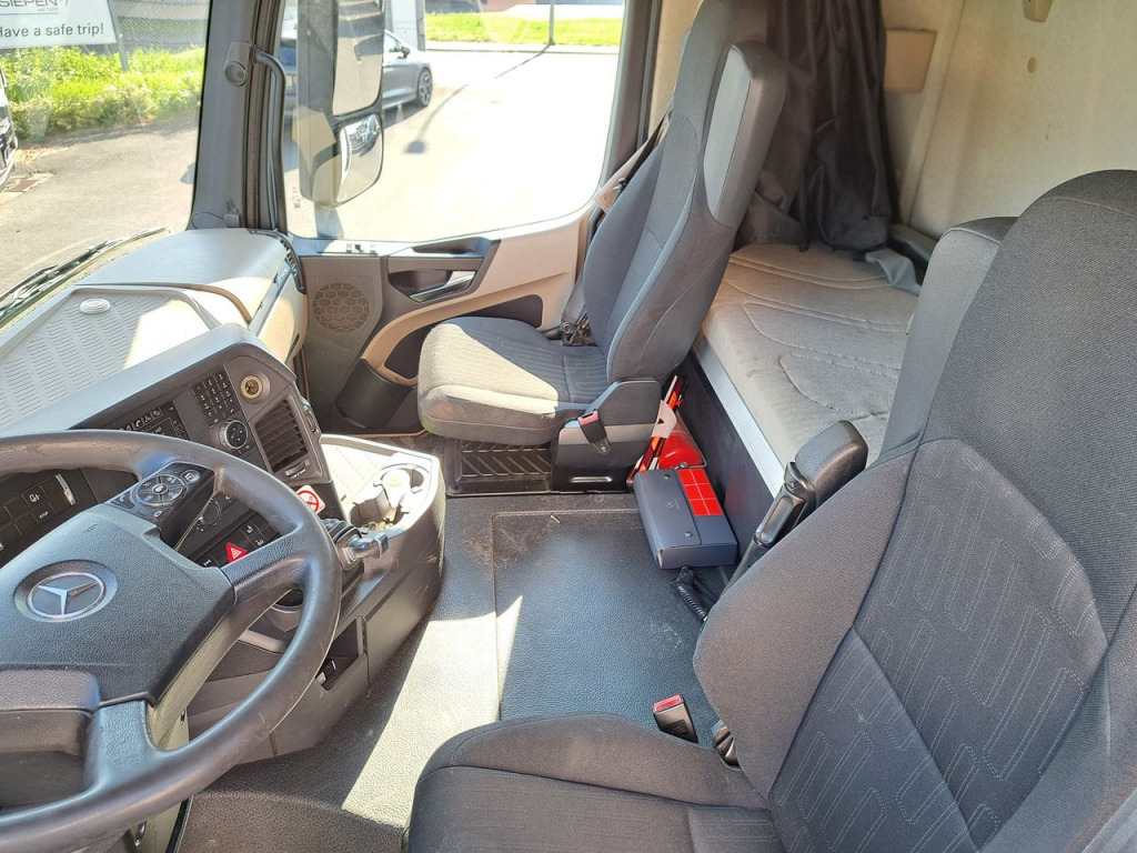 Mercedes Benz Actros 2642 Fahrgestell ohne Aufbau (Nr. 5800) - Kamion sa golom šasijom i zatvorenom kabinom: slika 3 Mercedes Benz Actros 2642 Fahrgestell ohne Aufbau (Nr. 5800) - Kamion sa golom šasijom i zatvorenom kabinom: slika 3