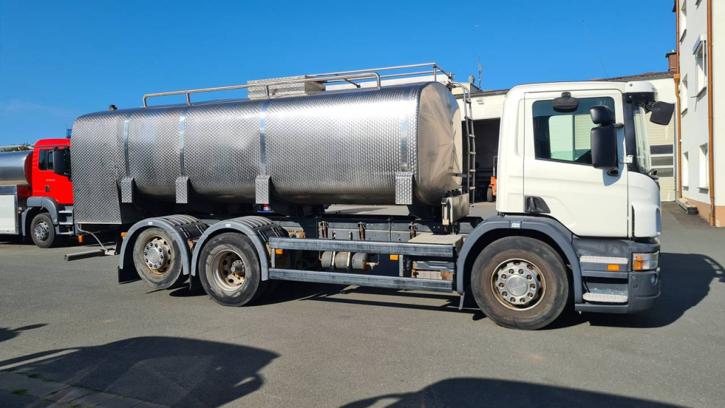 Scania P 400 LB6X2 (Nr. 5185) - Kamion cisterna: slika 1 Scania P 400 LB6X2 (Nr. 5185) - Kamion cisterna: slika 1