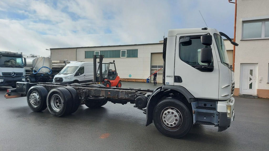 Volvo FE 320 (Nr. 4979) - Kamion sa golom šasijom i zatvorenom kabinom: slika 3 Volvo FE 320 (Nr. 4979) - Kamion sa golom šasijom i zatvorenom kabinom: slika 3