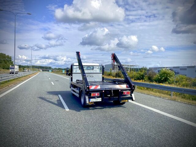 Mitsubishi Fuso 9C18 bramowiec BR6 - Kamion za utovaranje kontejnera: slika 4 Mitsubishi Fuso 9C18 bramowiec BR6 - Kamion za utovaranje kontejnera: slika 4