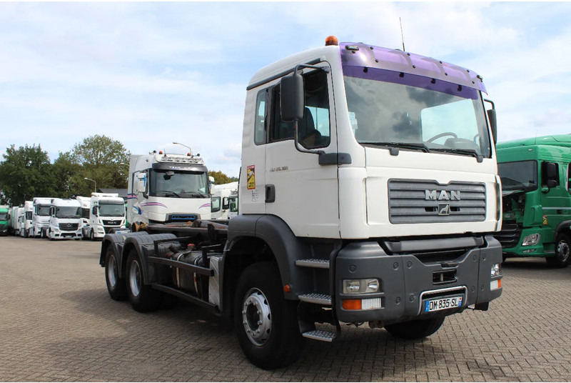 MAN TGA 26.360 * 6X4 * EURO 3 * - Kamion sa kablovskim sistemom: slika 5 MAN TGA 26.360 * 6X4 * EURO 3 * - Kamion sa kablovskim sistemom: slika 5