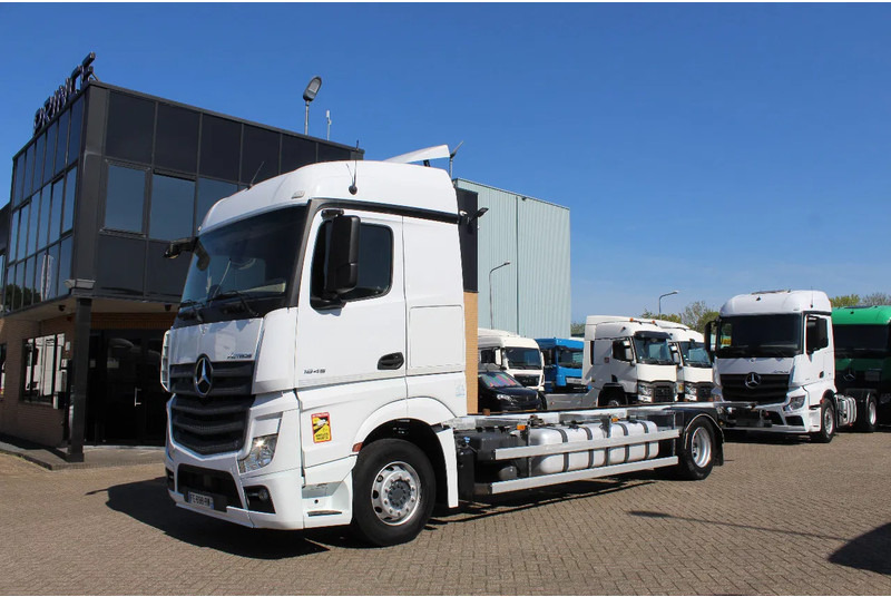 Mercedes-Benz Actros 1845 * EURO6 * 4X2 * BDF * - Kamion sa golom šasijom i zatvorenom kabinom: slika 1 Mercedes-Benz Actros 1845 * EURO6 * 4X2 * BDF * - Kamion sa golom šasijom i zatvorenom kabinom: slika 1