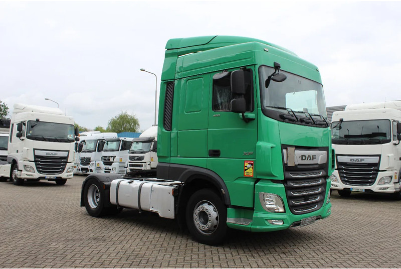 DAF XF 106.480 * EURO6 * 2 TANK * - Tegljač: slika 4 DAF XF 106.480 * EURO6 * 2 TANK * - Tegljač: slika 4