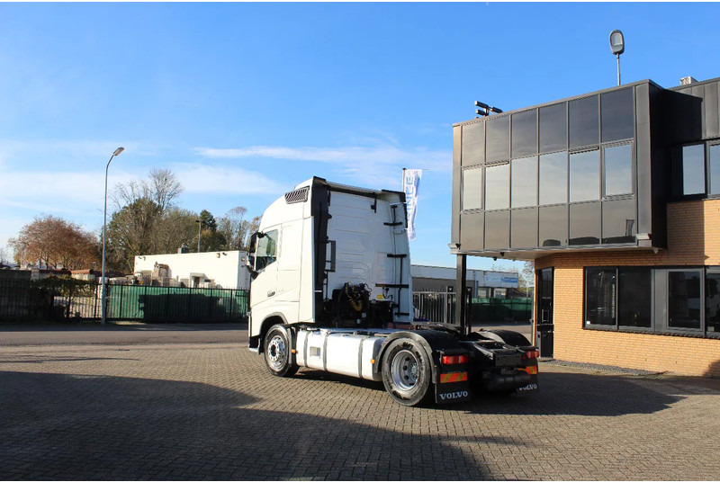 Volvo FH 460 * EURO6 * 4X2 * - Tegljač: slika 4 Volvo FH 460 * EURO6 * 4X2 * - Tegljač: slika 4