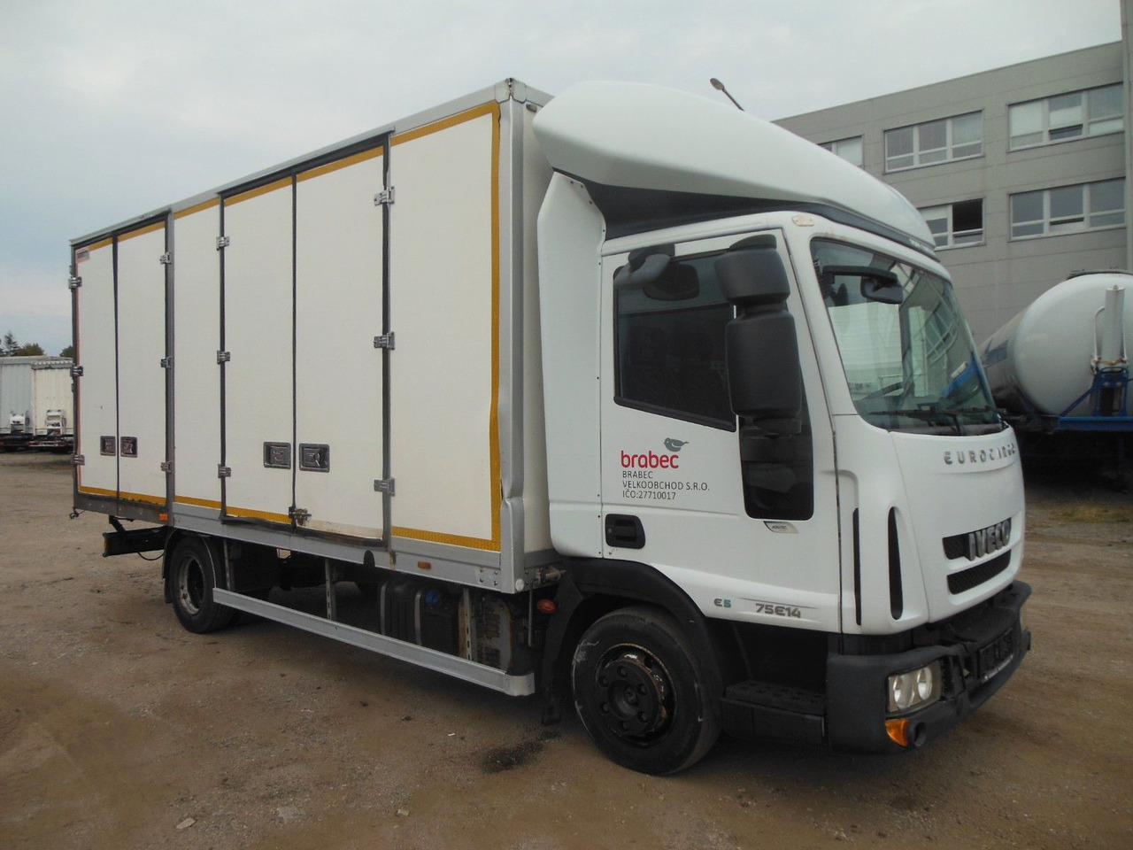 Iveco EUROCARGO 75E14 - Dostavno vozilo sa zatvorenim sandukom: slika 2 Iveco EUROCARGO 75E14 - Dostavno vozilo sa zatvorenim sandukom: slika 2