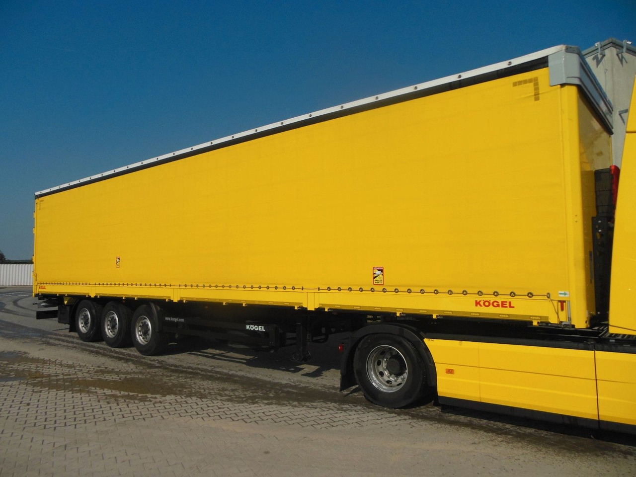 Kögel SN 24, BORDWÄNDE 700 MM, HUBDACH!!! TOP - Poluprikolica sa ceradom: slika 3 Kögel SN 24, BORDWÄNDE 700 MM, HUBDACH!!! TOP - Poluprikolica sa ceradom: slika 3