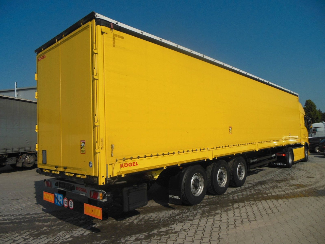 Kögel SN 24, BORDWÄNDE 700 MM, HUBDACH!!! TOP - Poluprikolica sa ceradom: slika 1 Kögel SN 24, BORDWÄNDE 700 MM, HUBDACH!!! TOP - Poluprikolica sa ceradom: slika 1