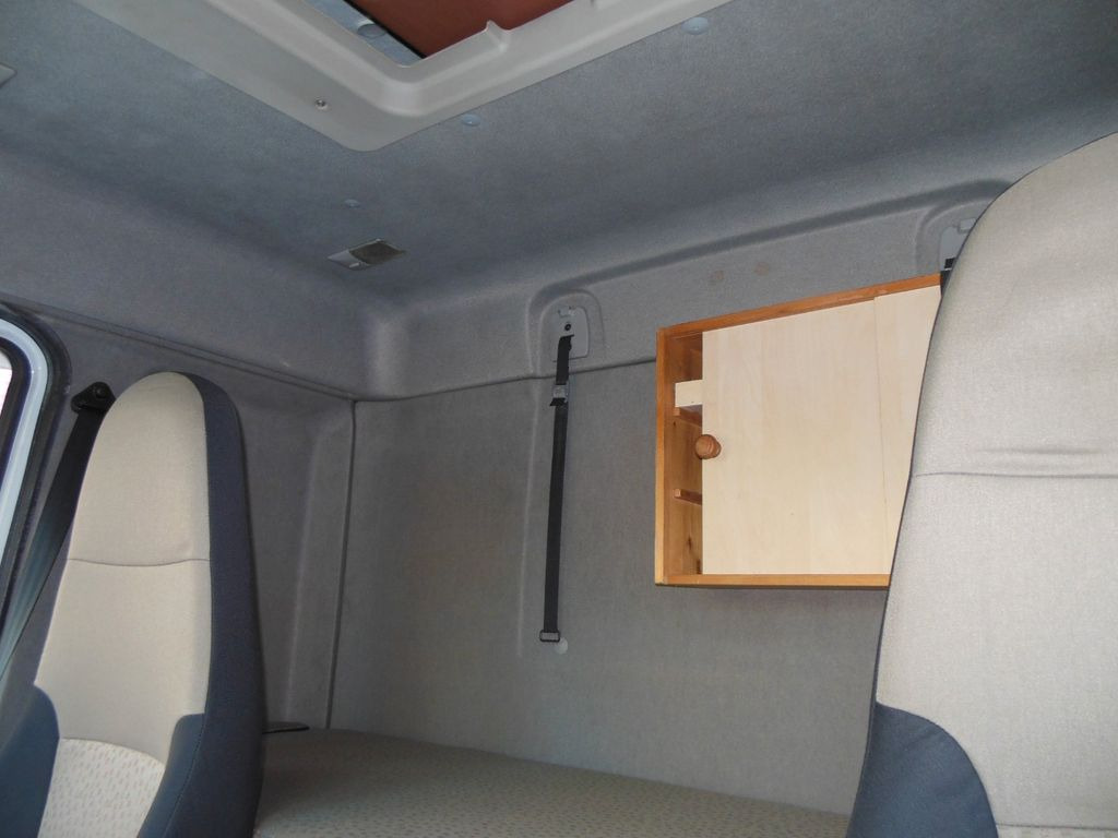 Dostavno vozilo sa otvorenom sandukom Renault MIDLUM DXI 180.08 Renault MIDLUM DXI 180.08: slika 16 Dostavno vozilo sa otvorenom sandukom Renault MIDLUM DXI 180.08 Renault MIDLUM DXI 180.08: slika 16