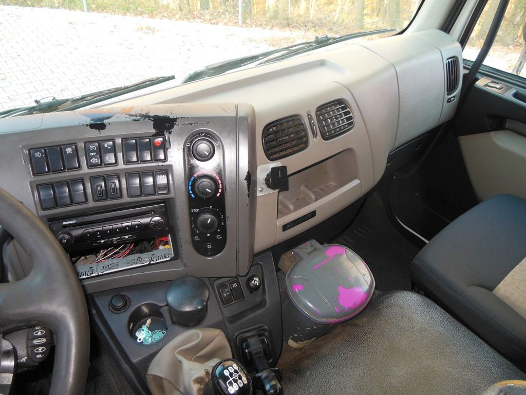 Dostavno vozilo sa otvorenom sandukom Renault MIDLUM DXI 180.08 Renault MIDLUM DXI 180.08: slika 24 Dostavno vozilo sa otvorenom sandukom Renault MIDLUM DXI 180.08 Renault MIDLUM DXI 180.08: slika 24