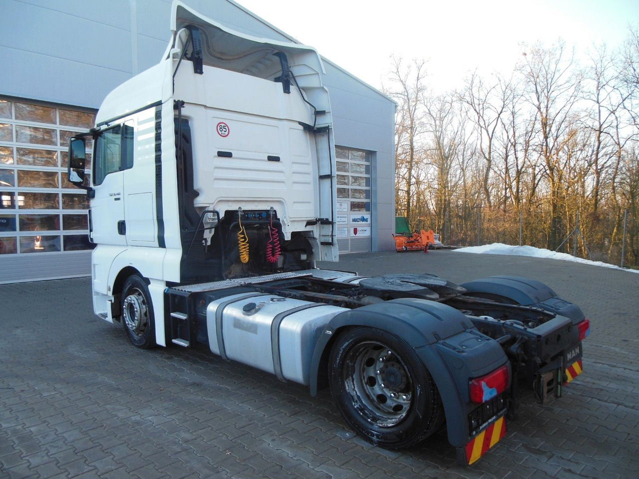MAN TGX 18.480 LLS-U, LOWDECK + KRONE MEGA MAN TGX 18.480 LLS-U, LOWDECK - Tegljač: slika 4 MAN TGX 18.480 LLS-U, LOWDECK + KRONE MEGA MAN TGX 18.480 LLS-U, LOWDECK - Tegljač: slika 4