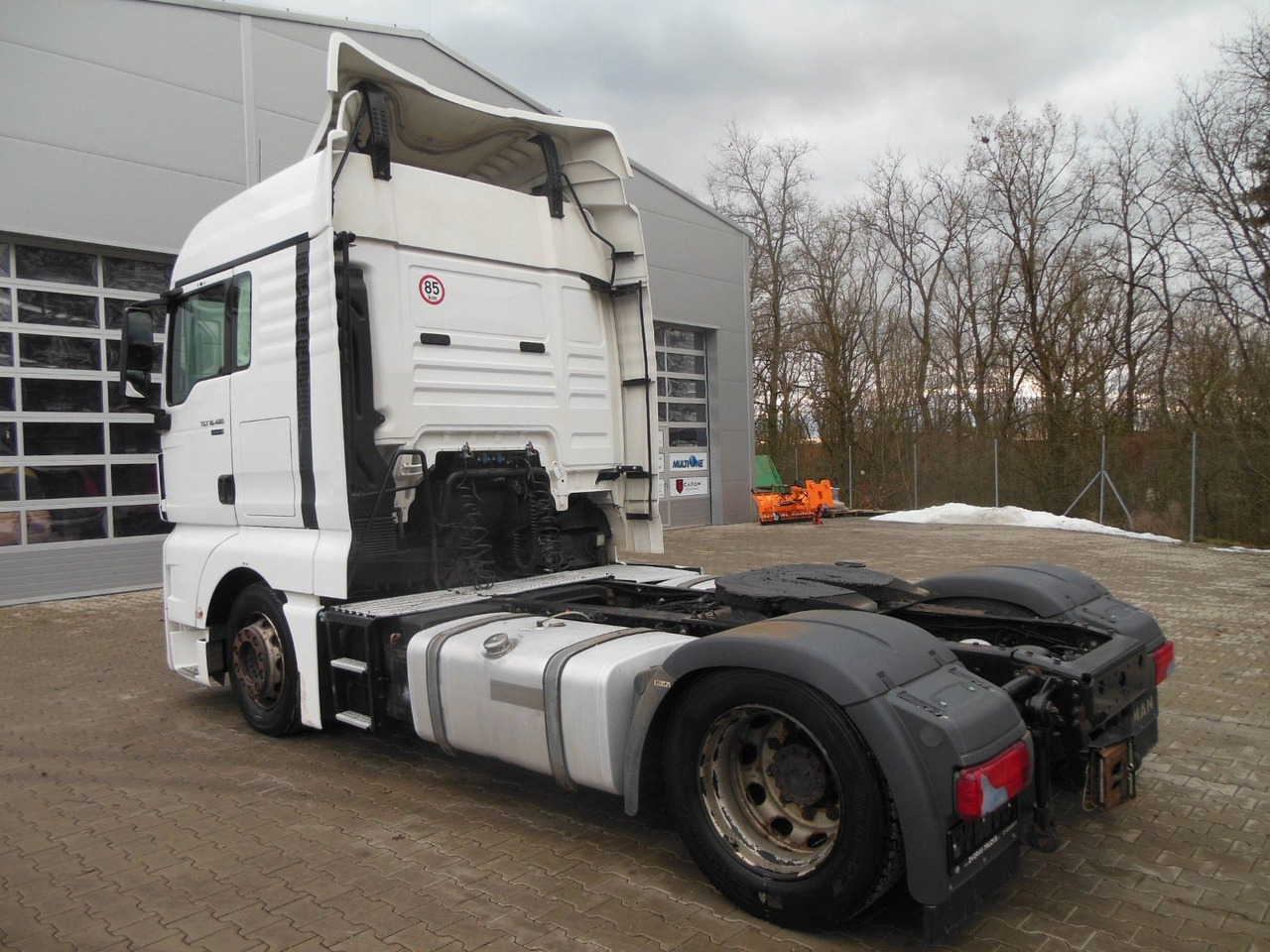 MAN TGX 18.480 LLS-U, LOWDECK + KRONE MEGA MAN TGX 18.480 LLS-U, LOWDECK - Tegljač: slika 4 MAN TGX 18.480 LLS-U, LOWDECK + KRONE MEGA MAN TGX 18.480 LLS-U, LOWDECK - Tegljač: slika 4