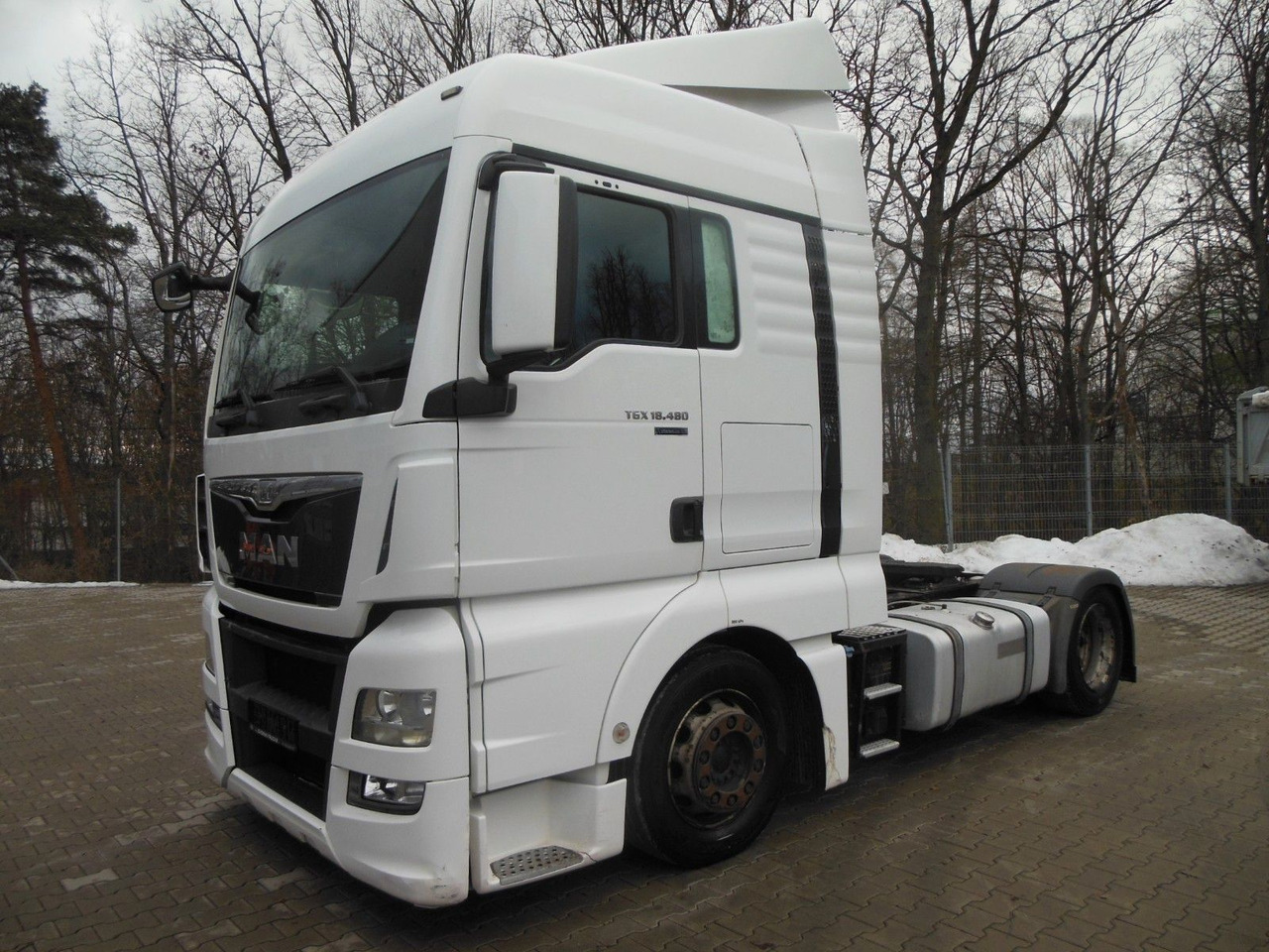MAN TGX 18.480 LLS-U, LOWDECK + KRONE MEGA MAN TGX 18.480 LLS-U, LOWDECK - Tegljač: slika 1 MAN TGX 18.480 LLS-U, LOWDECK + KRONE MEGA MAN TGX 18.480 LLS-U, LOWDECK - Tegljač: slika 1