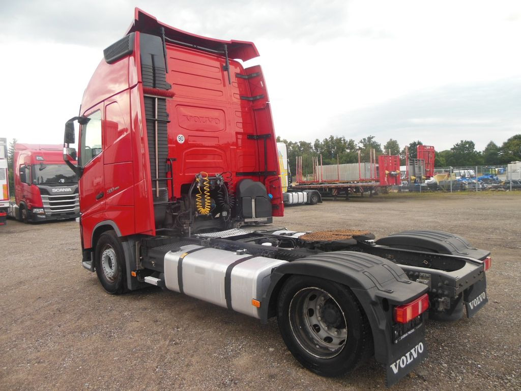 Volvo FH 13/500, LOWDECK, GLOBE XL, I PARK COOL, TOP!! - Tegljač: slika 4 Volvo FH 13/500, LOWDECK, GLOBE XL, I PARK COOL, TOP!! - Tegljač: slika 4