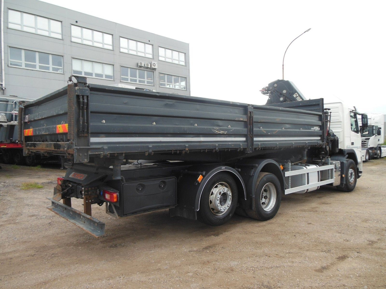 Volvo FM 410, 6X2, DREISEITEN KIPPER, HIAB XS 211 - Istovarivač, Kamion sa dizalicom: slika 3 Volvo FM 410, 6X2, DREISEITEN KIPPER, HIAB XS 211 - Istovarivač, Kamion sa dizalicom: slika 3