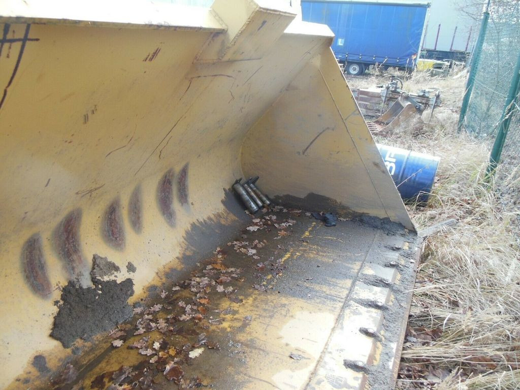 Volvo L120 - Schaufel 3,8m3 Volvo L120 - Schaufel 3,8m3 - Utovarna kašika: slika 4 Volvo L120 - Schaufel 3,8m3 Volvo L120 - Schaufel 3,8m3 - Utovarna kašika: slika 4