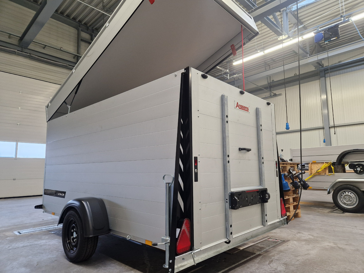 ALUBOXX Deckelanhänger GTB 1500 VT3 Ultra Low 301x151x153cm LED black deal Modell 2025 - Prikolica za motor: slika 5 ALUBOXX Deckelanhänger GTB 1500 VT3 Ultra Low 301x151x153cm LED black deal Modell 2025 - Prikolica za motor: slika 5