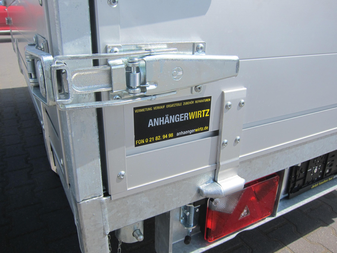 Anssems Kipper KSX 3000 Elektrisch 305x178x30cm Stahlboden niedrig Fahrgestell 3000kg online Aktion - Prikolica istovarivača: slika 5 Anssems Kipper KSX 3000 Elektrisch 305x178x30cm Stahlboden niedrig Fahrgestell 3000kg online Aktion - Prikolica istovarivača: slika 5