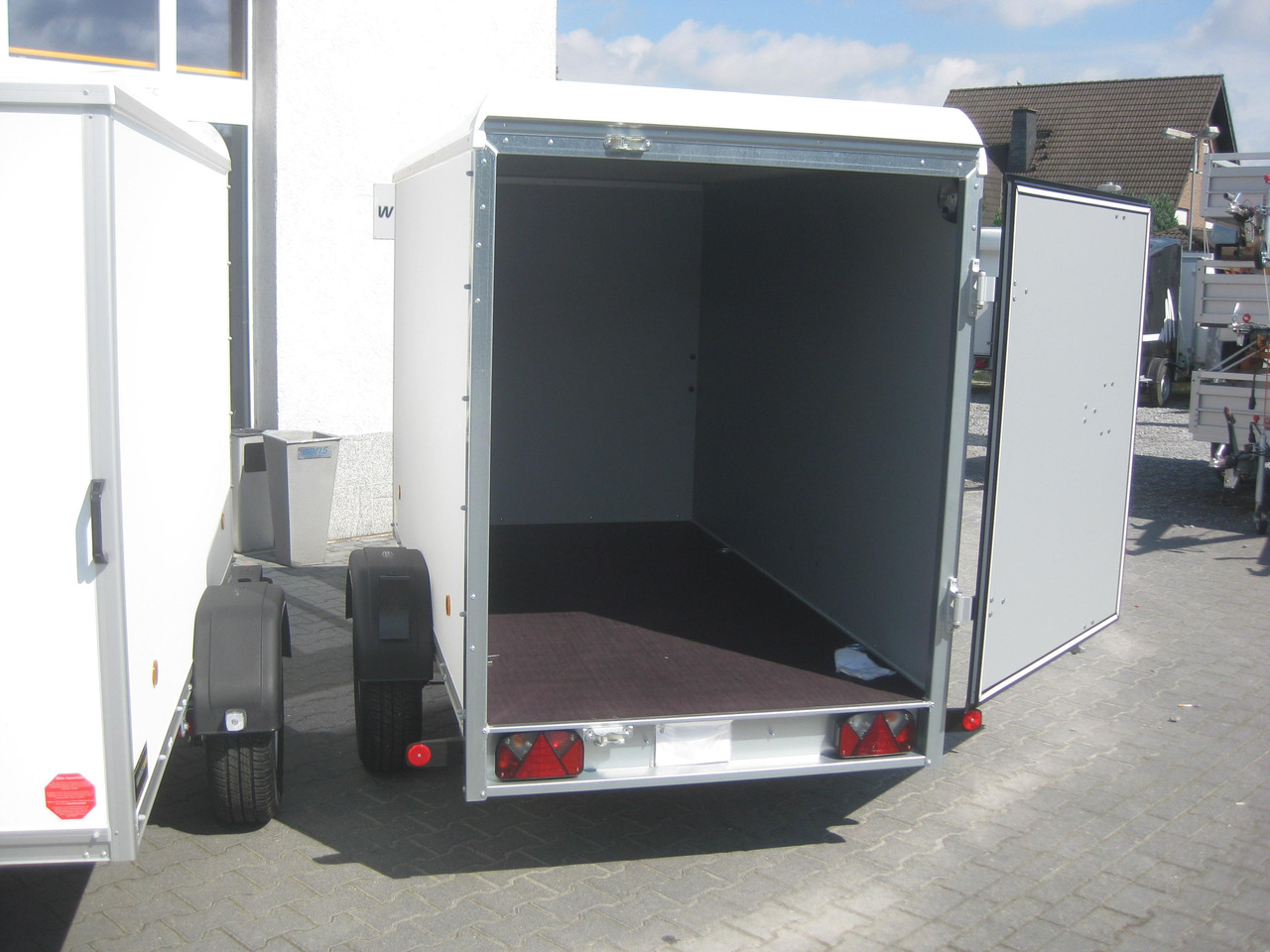 Prikolica sa zatvorenim sandukom Böckmann Koffer KT 2513/135 251x130x152cm weiß (S) 1350kg AKTION Modell 23: slika 6