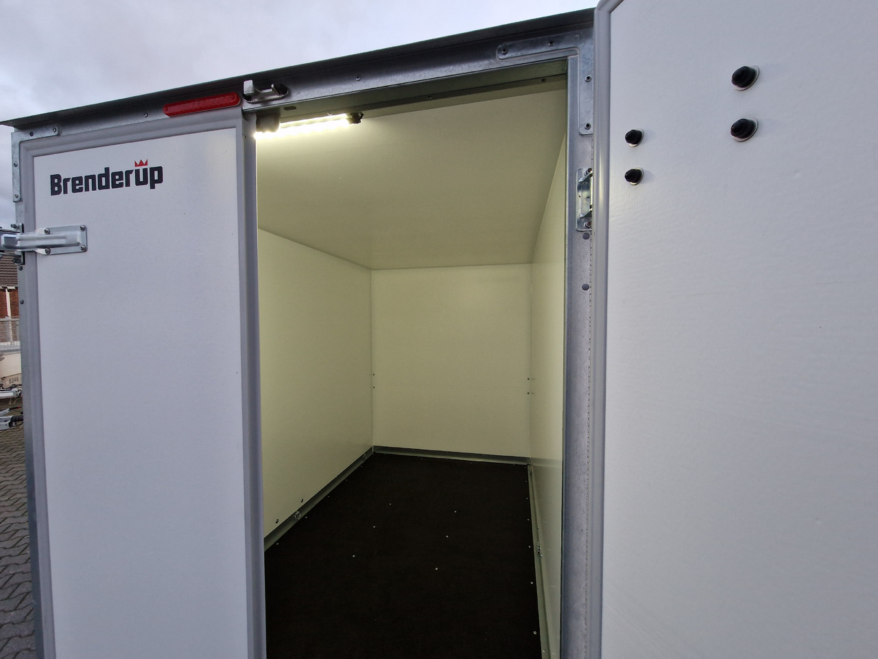 Brenderup Cargo Dynamic CD260 BD 260x150x185cm Hecktüren Wabenwände (S) 1300kg Brenderup Cargo Dynamic CD260 BD 260x150x185cm Hecktüren Wabenwände (S) 1300kg: slika 15