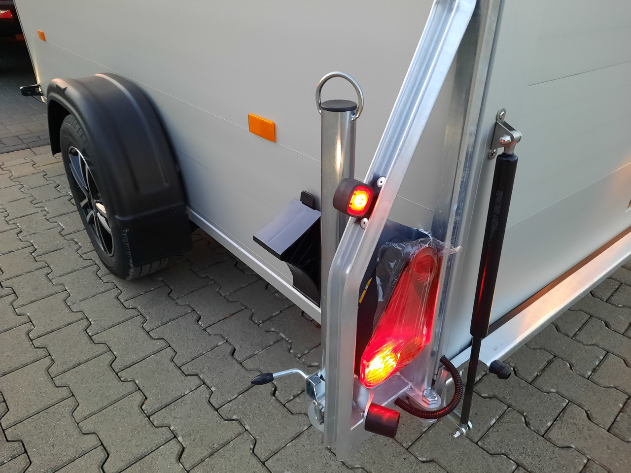 Cargo Roadster 400 312x164x184cm Alu Poly green Alufelgen Aluboden Pullman 1300kg 100km/H Cargo Roadster 400 312x164x184cm Alu Poly green Alufelgen Aluboden Pullman 1300kg 100km/H: slika 8