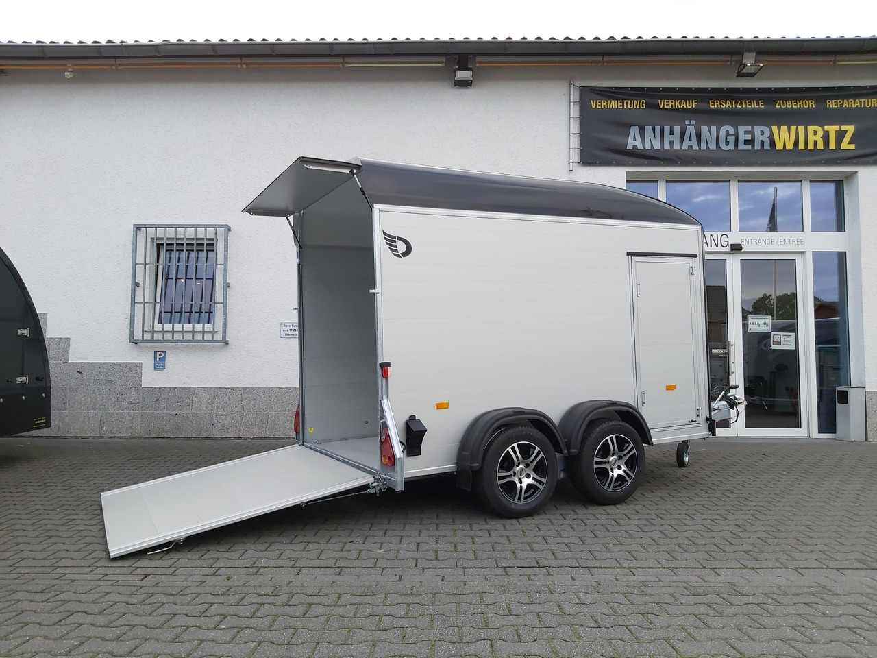 Cargo Roadster 500 312x167x199cm Alu Poly black Seitentür Alufelgen dark Pullman 100 km/H 2000kg - Prikolica sa zatvorenim sandukom: slika 2 Cargo Roadster 500 312x167x199cm Alu Poly black Seitentür Alufelgen dark Pullman 100 km/H 2000kg - Prikolica sa zatvorenim sandukom: slika 2