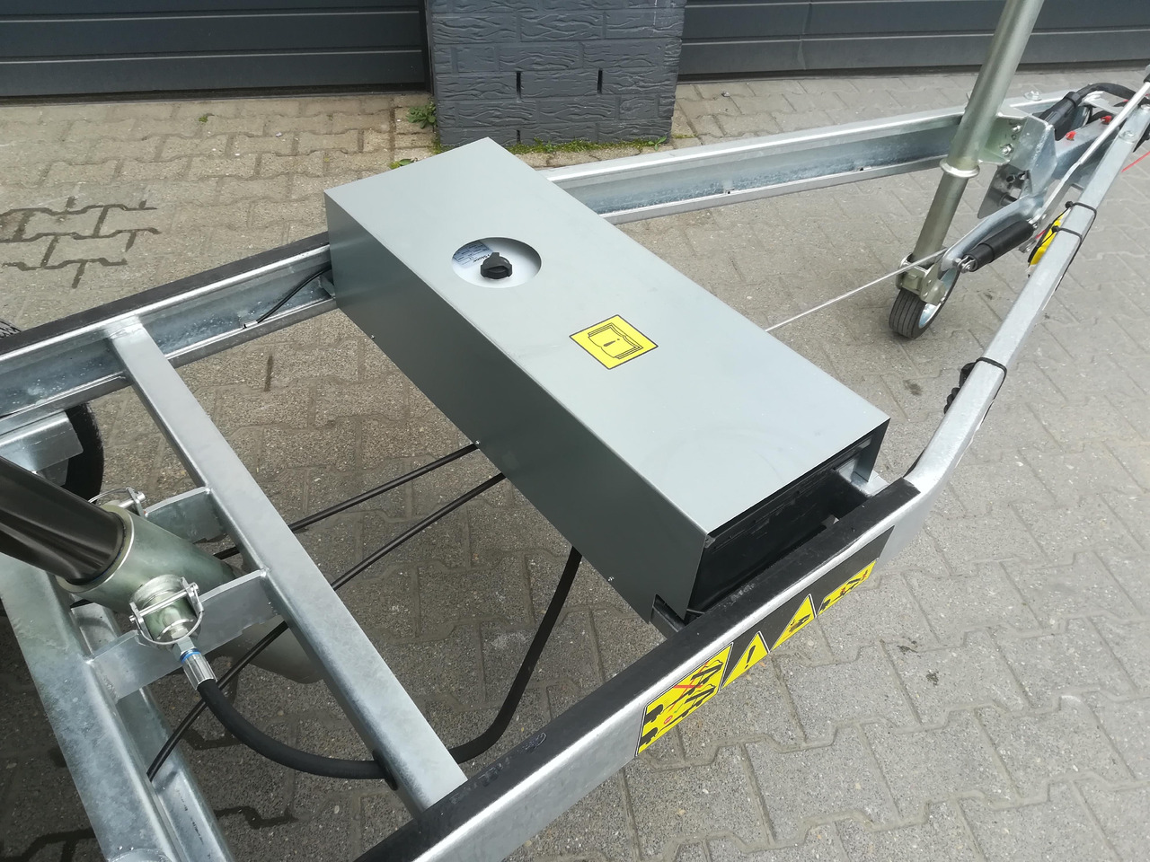 Cheval Liberte Debon Kipper PW 0 Lux Elektro 250x155x30cm 1500kg Januar Online Aktion - Prikolica istovarivača: slika 3 Cheval Liberte Debon Kipper PW 0 Lux Elektro 250x155x30cm 1500kg Januar Online Aktion - Prikolica istovarivača: slika 3