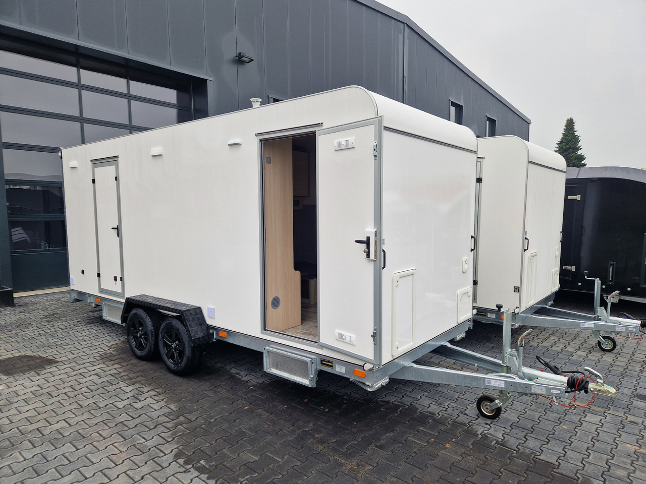 Koffer Sport Camp TFS 550.01 550x200x210cm Laderaum ST & Wohnabteil 2700kg - Kamp prikolica: slika 3 Koffer Sport Camp TFS 550.01 550x200x210cm Laderaum ST & Wohnabteil 2700kg - Kamp prikolica: slika 3