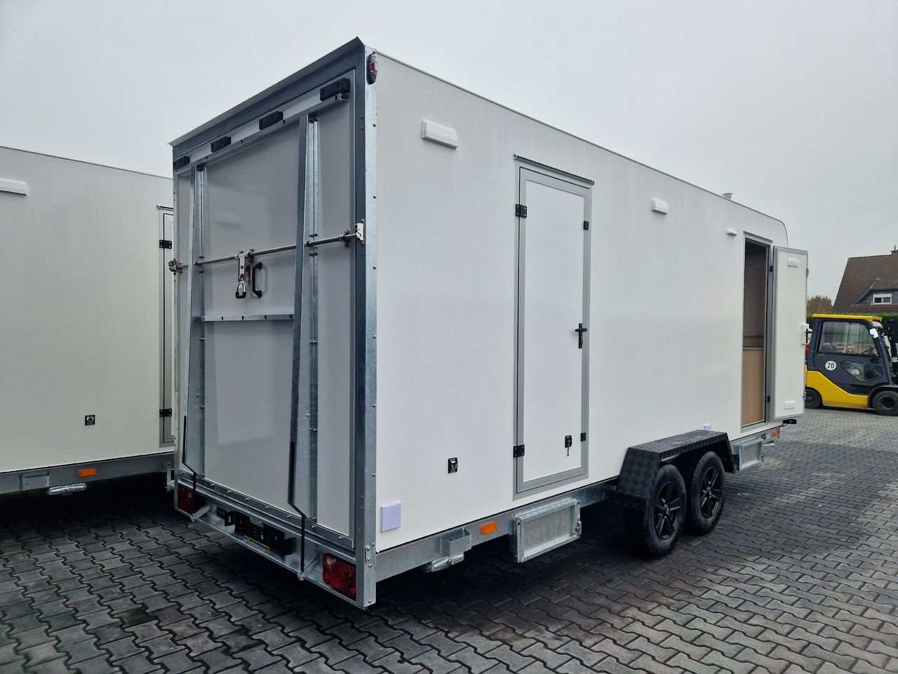 Koffer Sport Camp TFS 550.01 550x200x210cm Laderaum ST & Wohnabteil 2700kg - Kamp prikolica: slika 4 Koffer Sport Camp TFS 550.01 550x200x210cm Laderaum ST & Wohnabteil 2700kg - Kamp prikolica: slika 4
