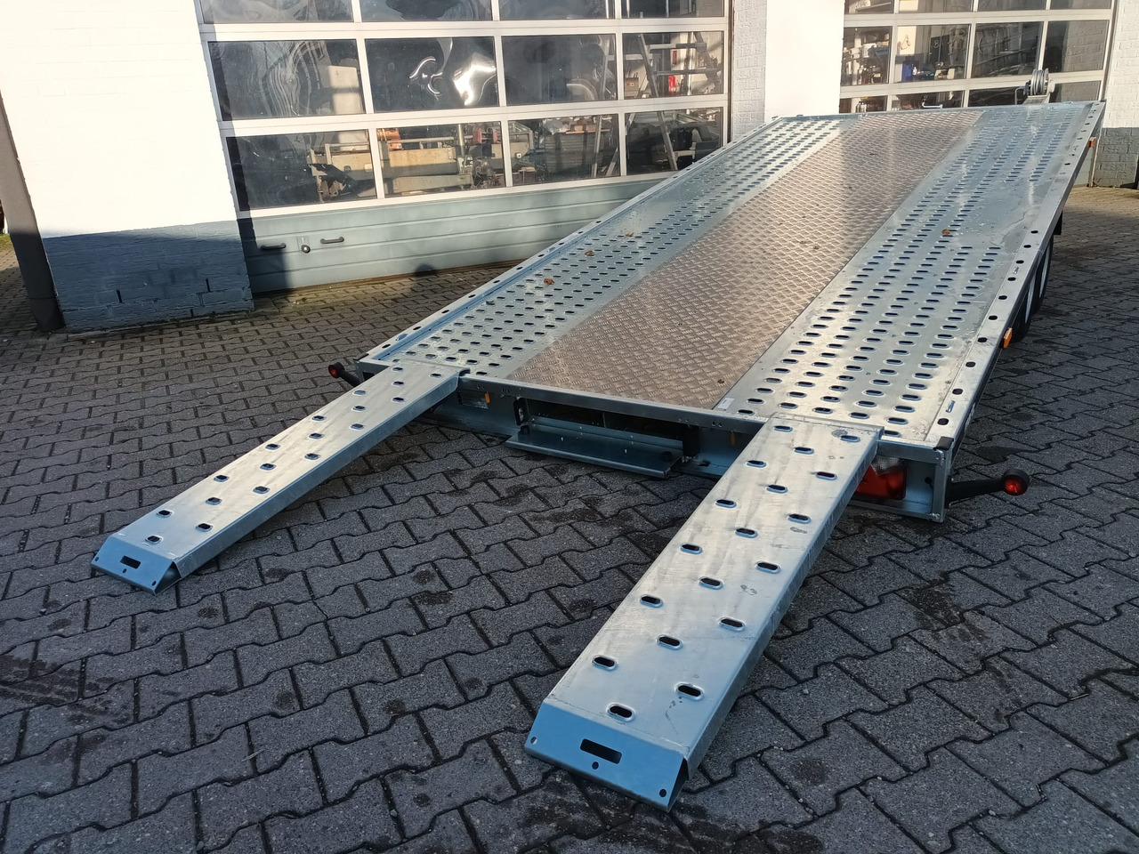 Martz GT kipp 450/2 S 450x215cm easyload ankippbar Lohr Stahl & Aluboden Seilwinde 10" 3000kg - Prikolica za prevoz radnih mašina: slika 5 Martz GT kipp 450/2 S 450x215cm easyload ankippbar Lohr Stahl & Aluboden Seilwinde 10" 3000kg - Prikolica za prevoz radnih mašina: slika 5