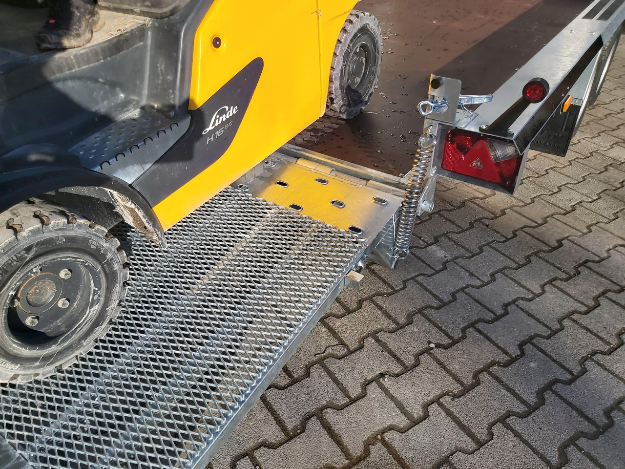 Martz Maschinentransporter BUILDER XL Bau-3 3500/3 400x180x30cm Auffahrklappe Tridem (XL) 3500kg - Prikolica za prevoz radnih mašina: slika 3 Martz Maschinentransporter BUILDER XL Bau-3 3500/3 400x180x30cm Auffahrklappe Tridem (XL) 3500kg - Prikolica za prevoz radnih mašina: slika 3