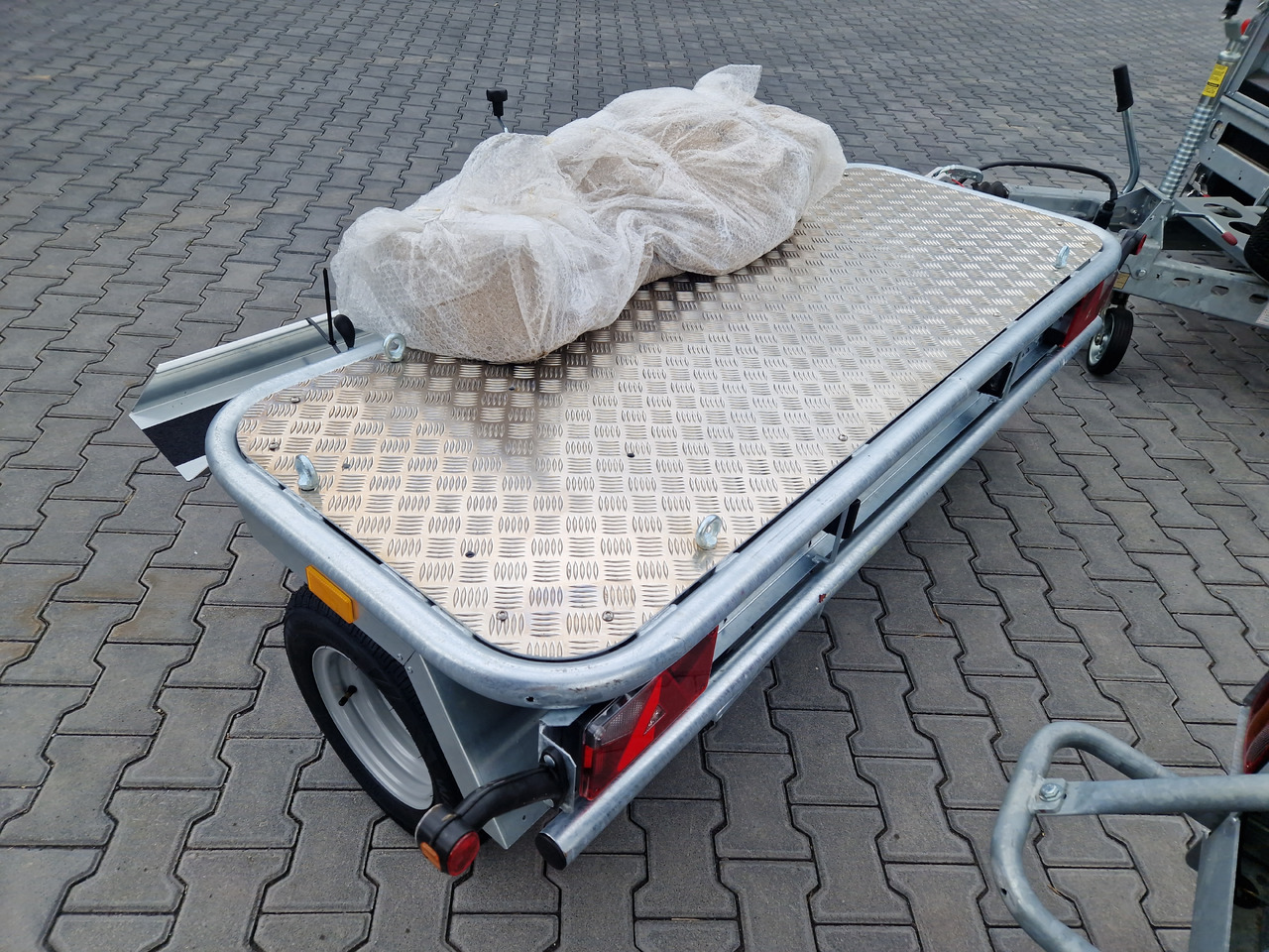 Motorradanhänger Roadster Motocamp 1 quer 200x80cm 750kg 100km/H - Prikolica za motor: slika 3 Motorradanhänger Roadster Motocamp 1 quer 200x80cm 750kg 100km/H - Prikolica za motor: slika 3